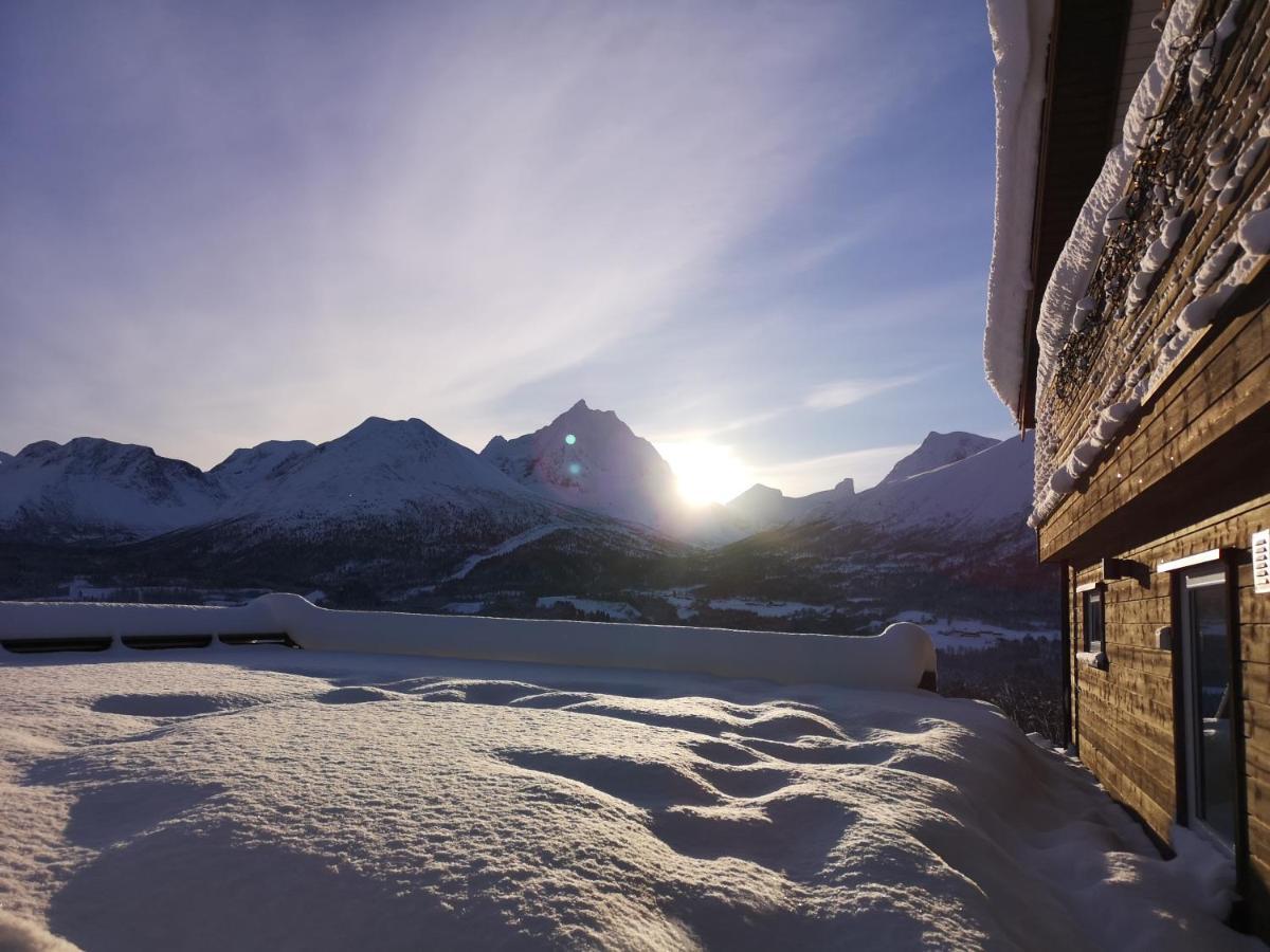 Romsdalseggen Lodge Isfjorden Exterior photo